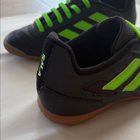 Adidas Super Sala 2 indoor soccer shoes in black with lime green accents - Picture 3 of 7